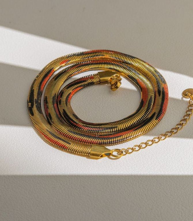 Collar gold leopard