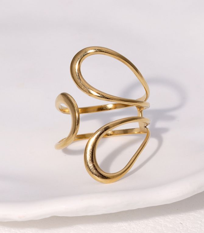 Anillo dorado hollow