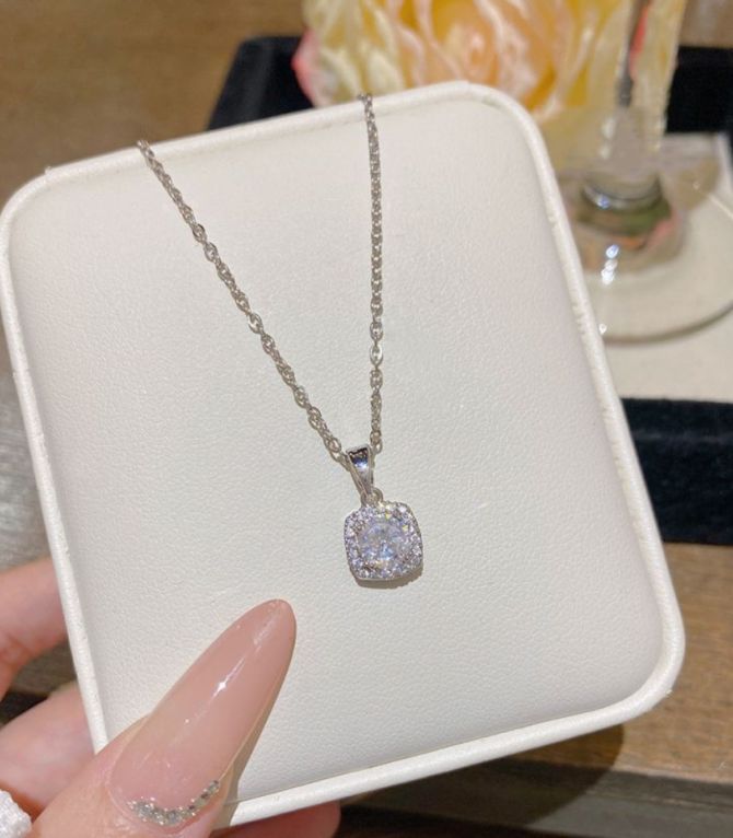Collar silver square 2