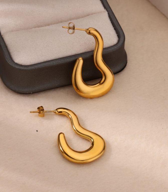 Aretes dorados irregular 6