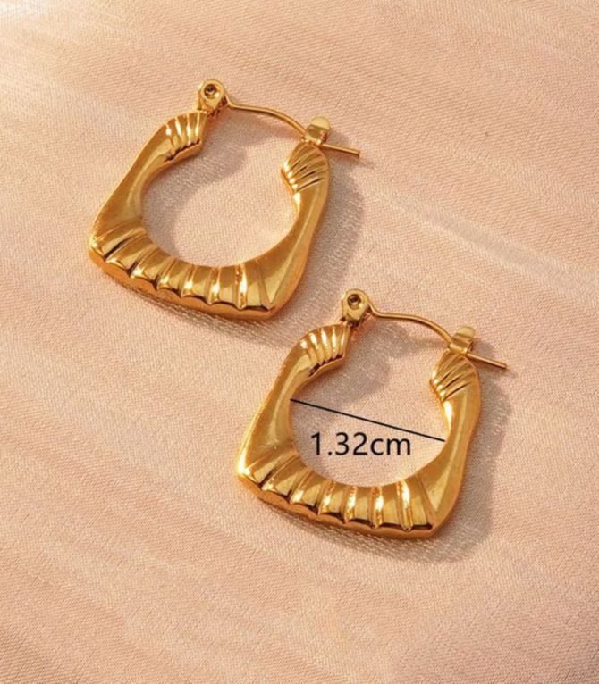 Aretes square