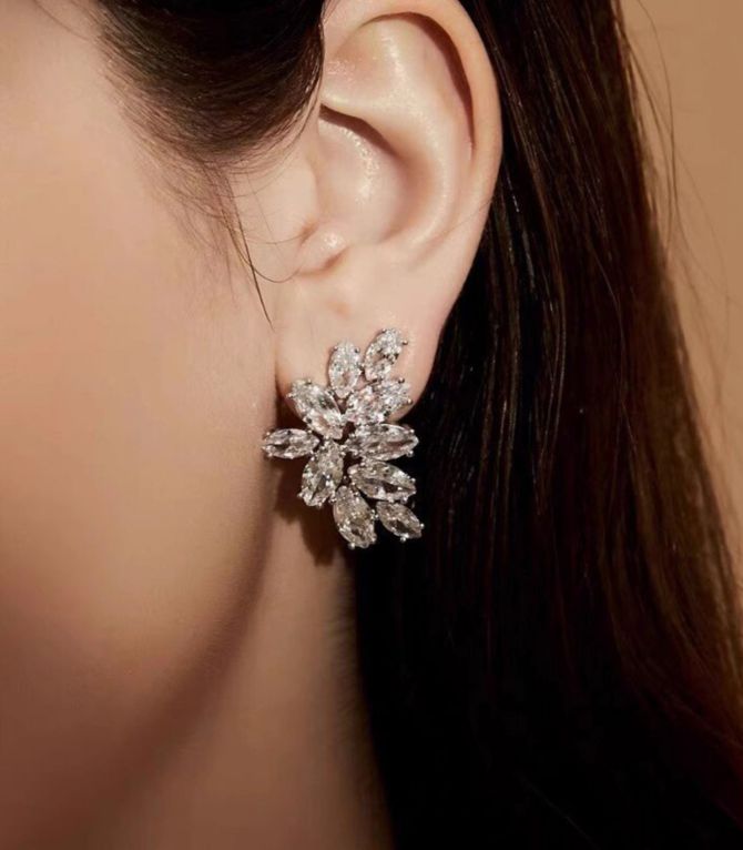Aretes diamond leaf