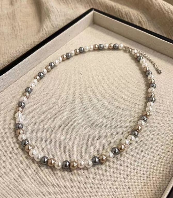 Collar pearl beaded