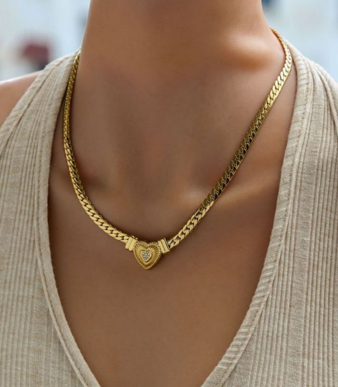 Collar corazón con zirconias