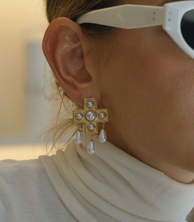 Aretes cruz con perlas