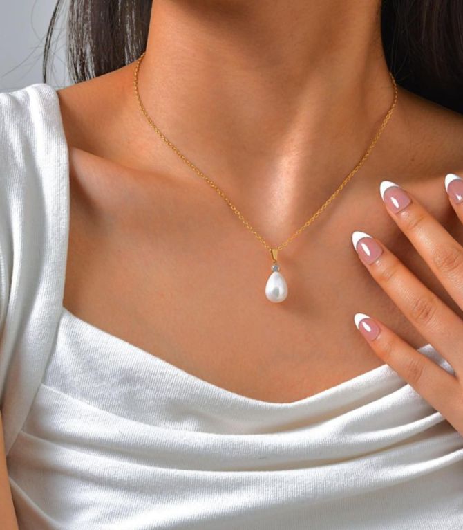 Collar diamond pearl
