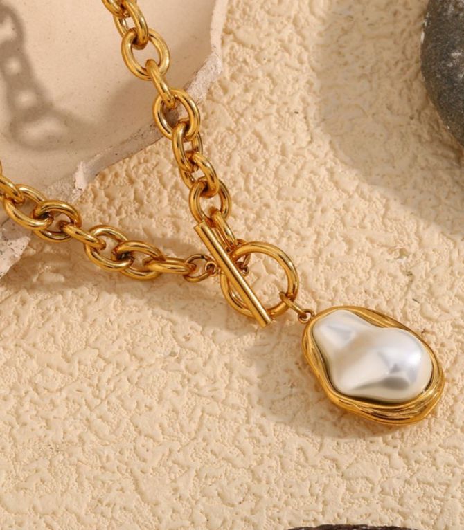 Collar con perla barroca