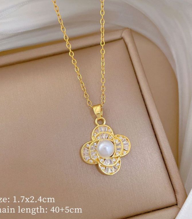Collar diamond petal
