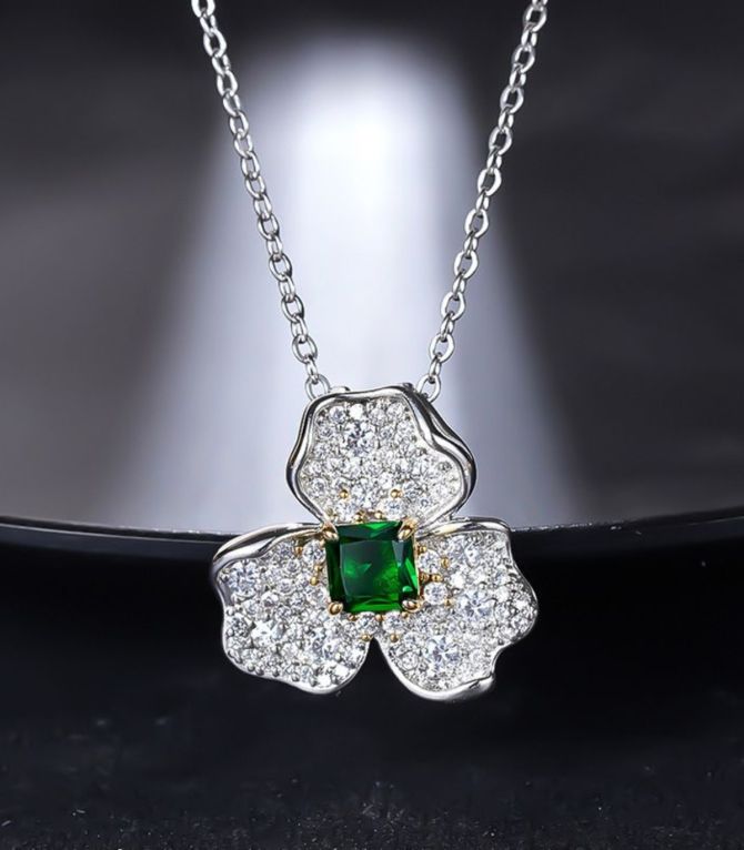 Collar diamond petal