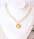 Collar perlas y flor