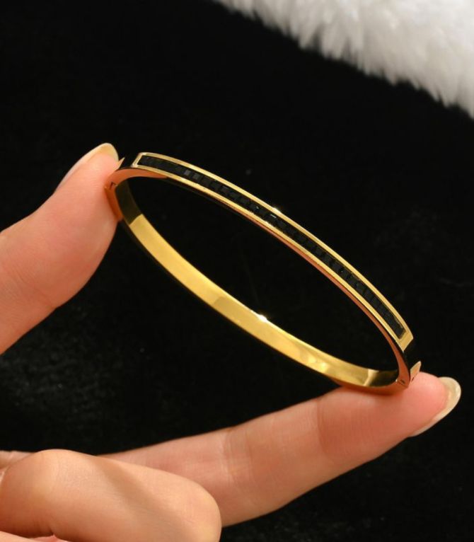 Brazalete with diamonds