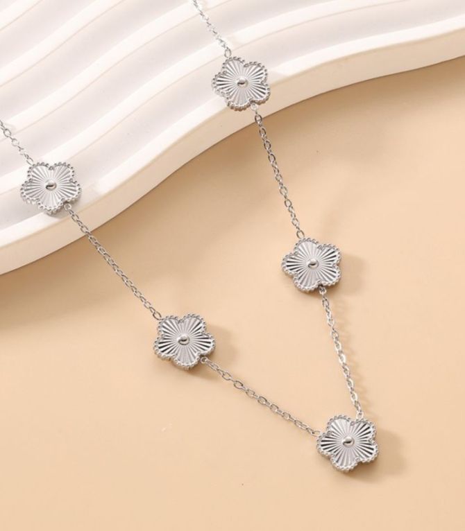 Collar silver flower