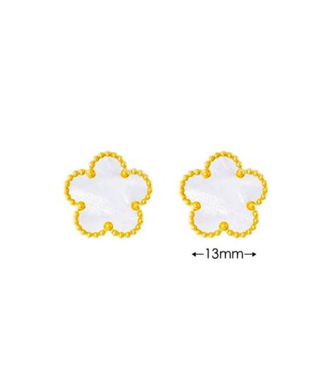 Aretes white flower