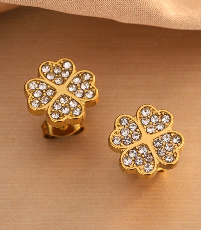Aretes diamond clover
