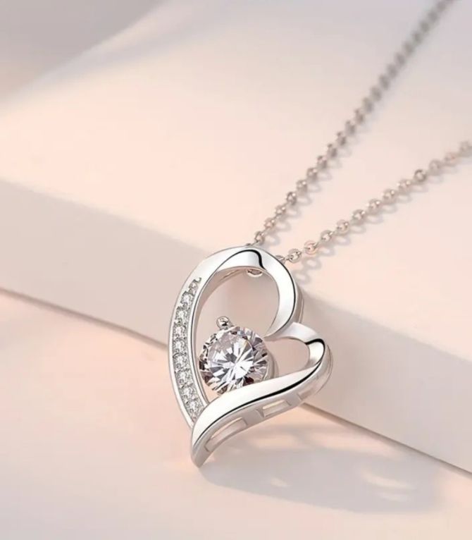 Collar diamond love