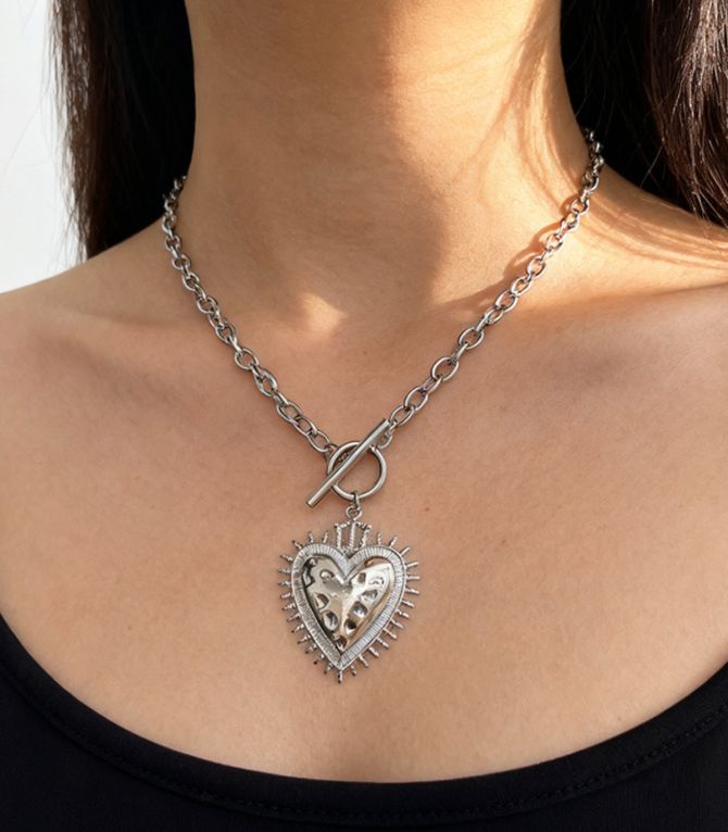 Collar heart ot buckle