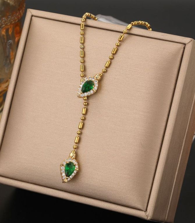 Collar Snake esmeralda oro