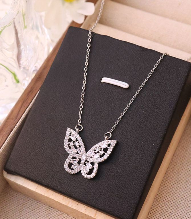 Collar mariposa zirconias silver