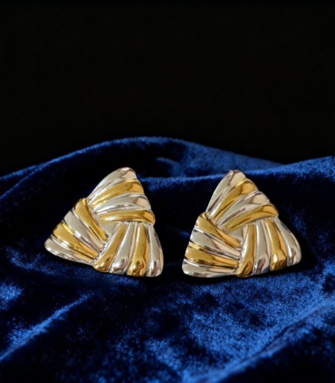 Aretes bicolor triangle