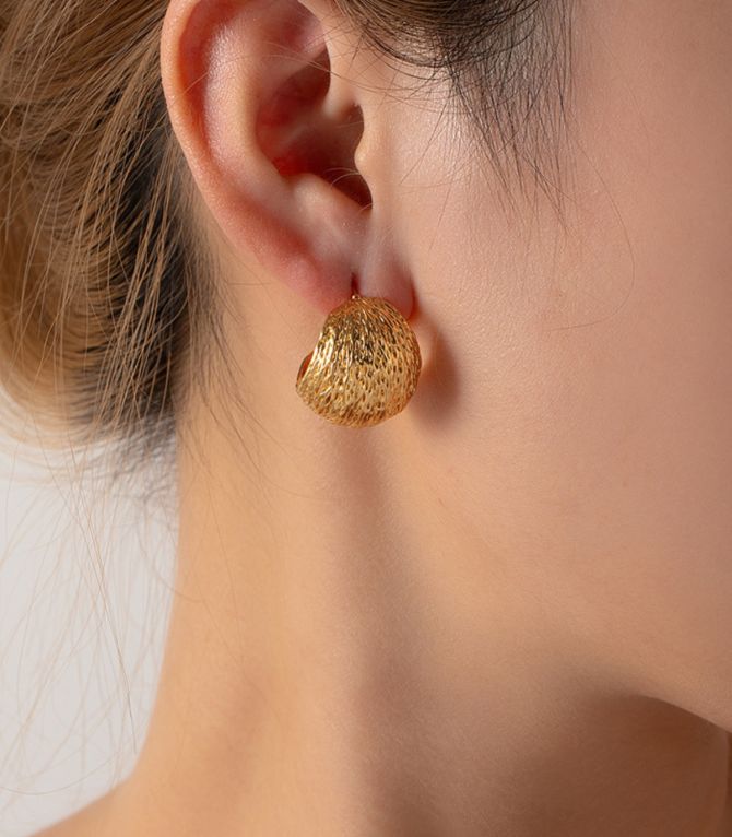 Aretes dorados c shaped