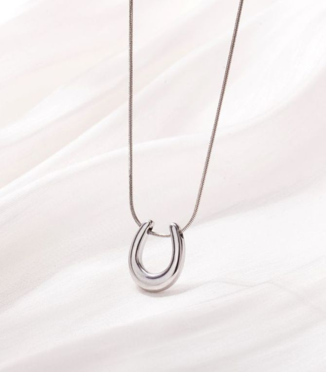 Collar silver u shaped