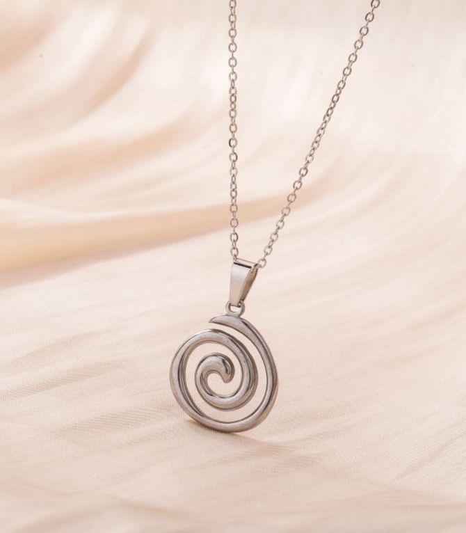 Collar silver spiral