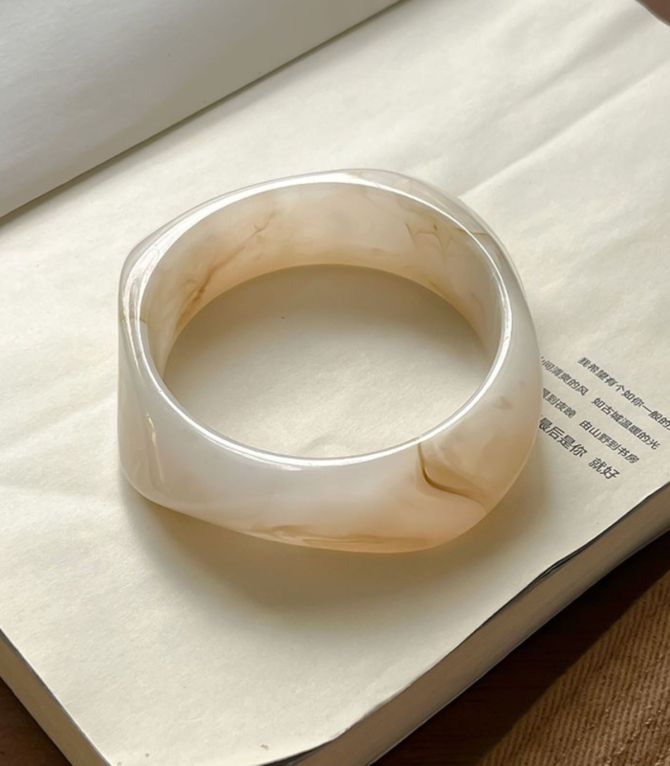 Brazalete milky white