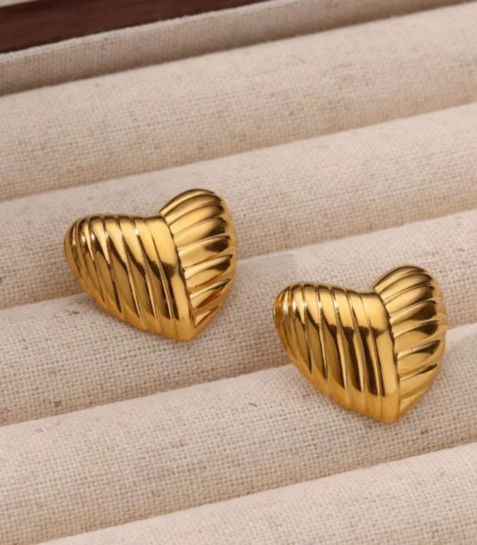 Aretes gold corazón