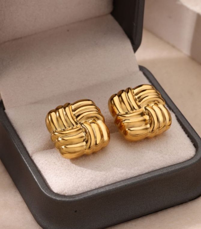 Aretes gold square