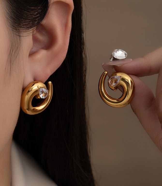 Aretes diamond encrusted