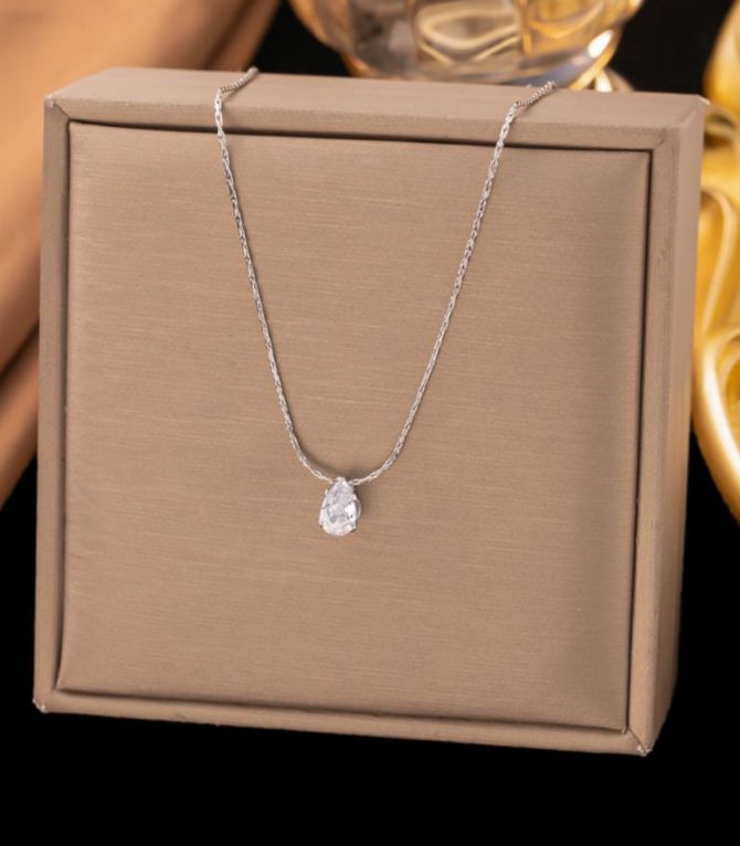 Collar silver diamond