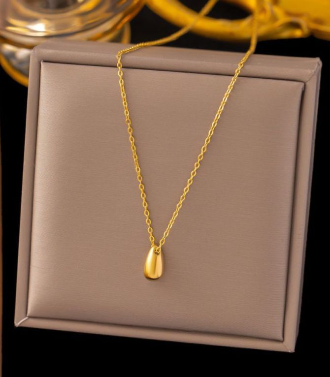 Collar gold teardrop