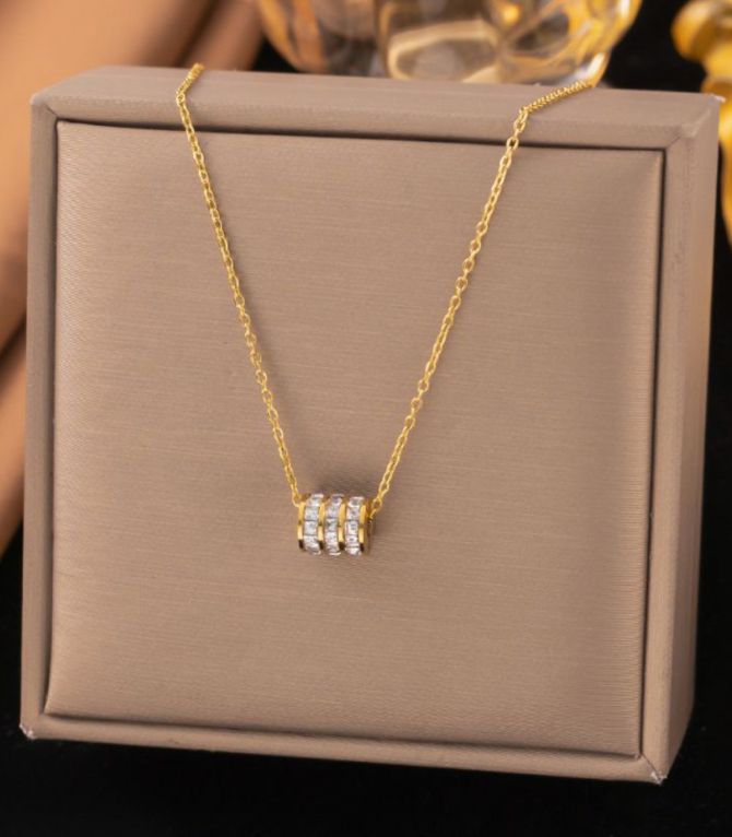 Collar gold diamond cylinder