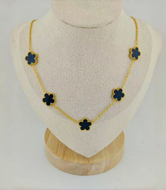 Collar black flower 5