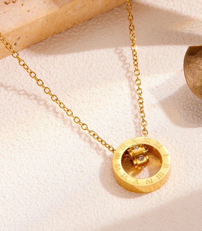 Collar dorado romano con zirconias