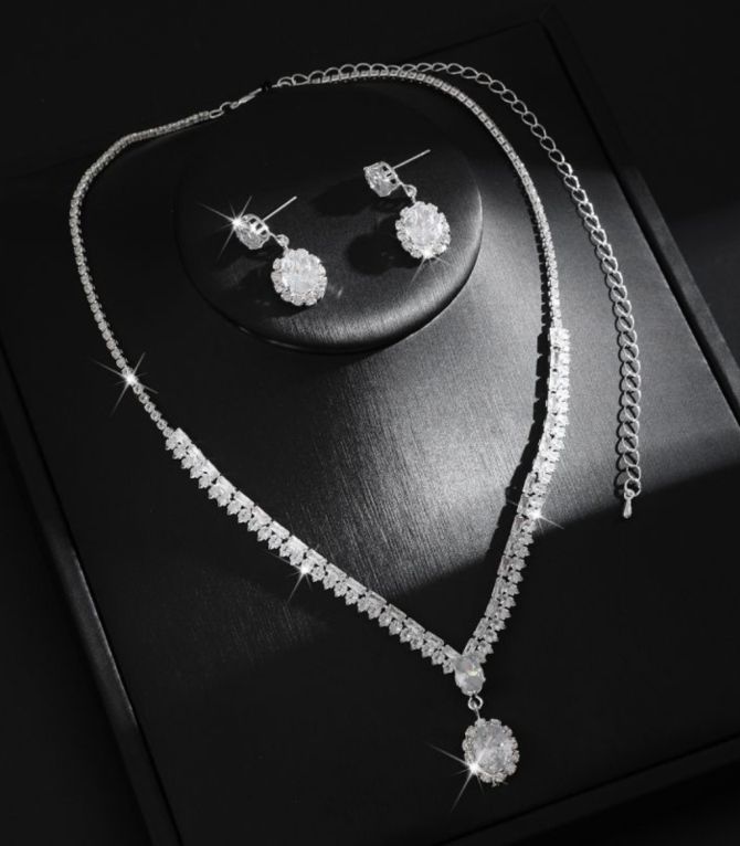 Collar y aretes set diamond