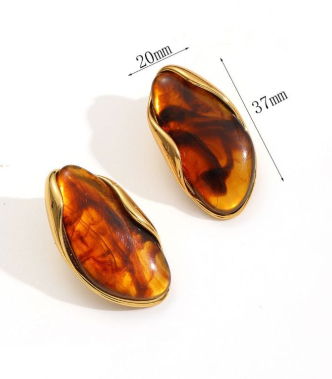 Aretes brown irregular