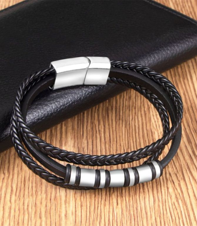 Brazalete buckle hombre