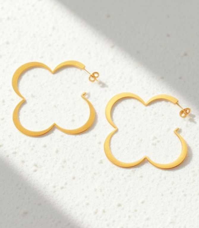 Aretes gold fourleaf clover