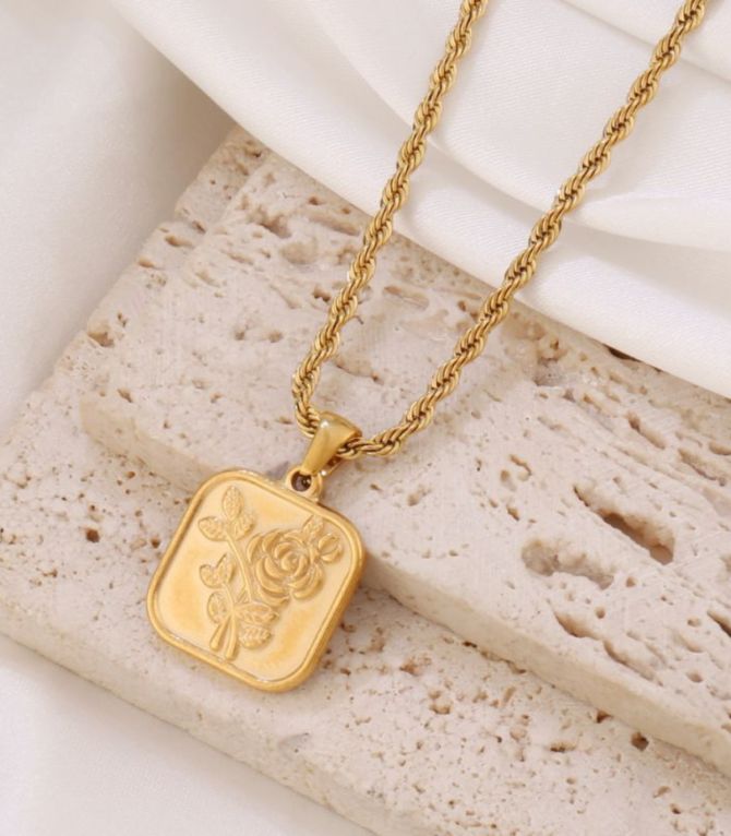 Collar torsal square flower