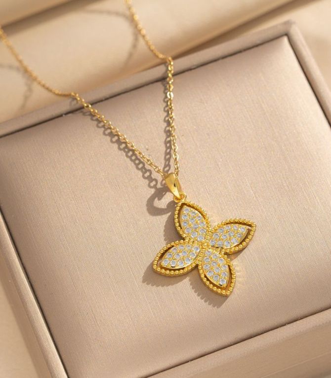 Collar clover dorado 18k