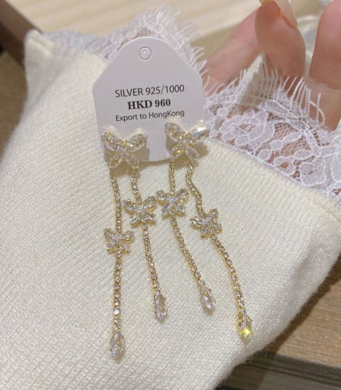 Aretes diamond butterfly