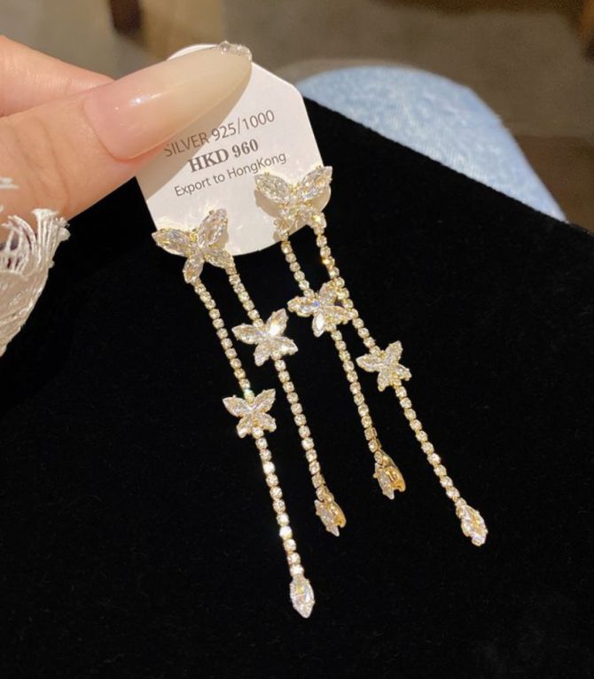 Aretes diamond butterfly