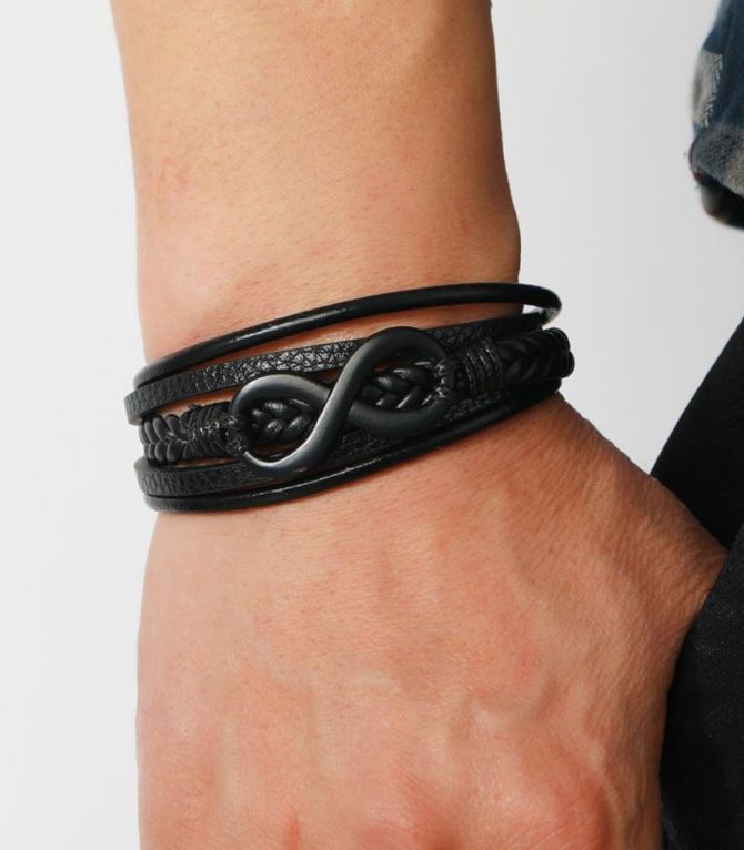 Brazalete infinito negro hombre