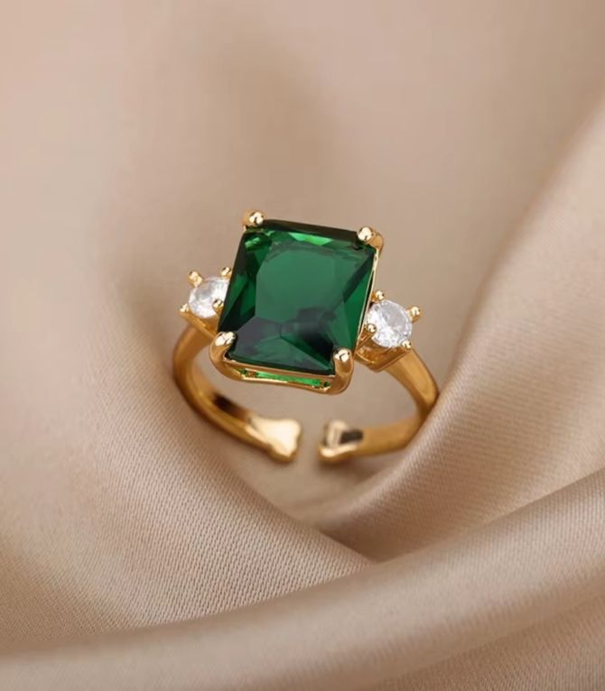 Anillo green diamond
