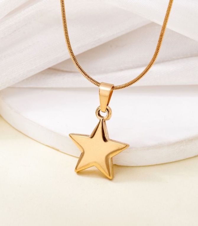 Collar estrella dorada