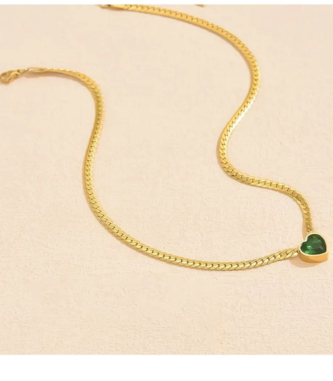 Collar corazón verde
