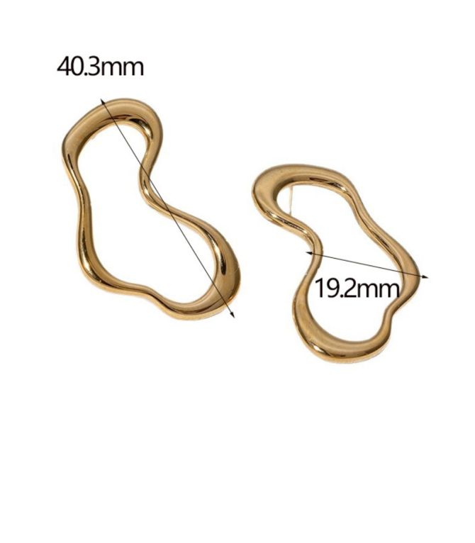 Aretes dorado irregular