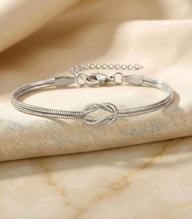 Brazalete nudo plata