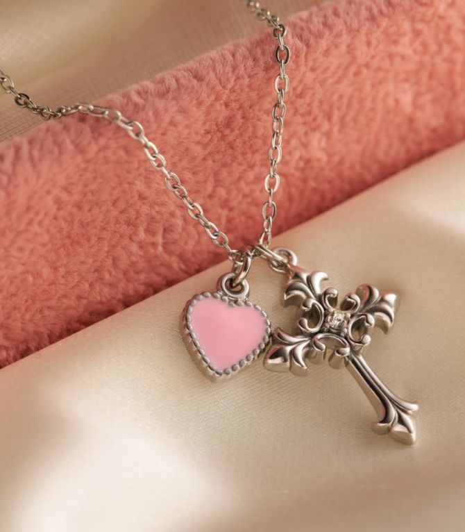 Collar cruz corazón rosa
